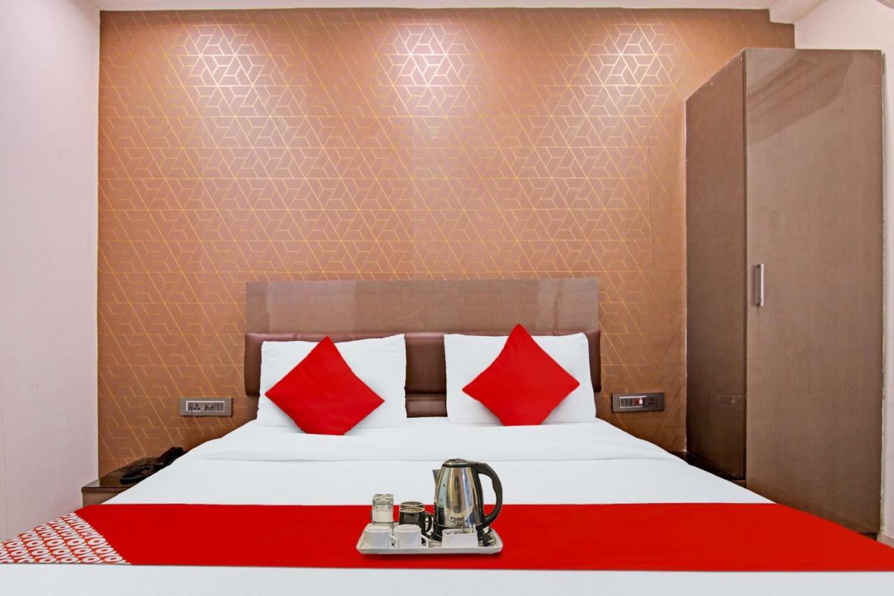 Hotel 19 West Нью-Дели Экстерьер фото
